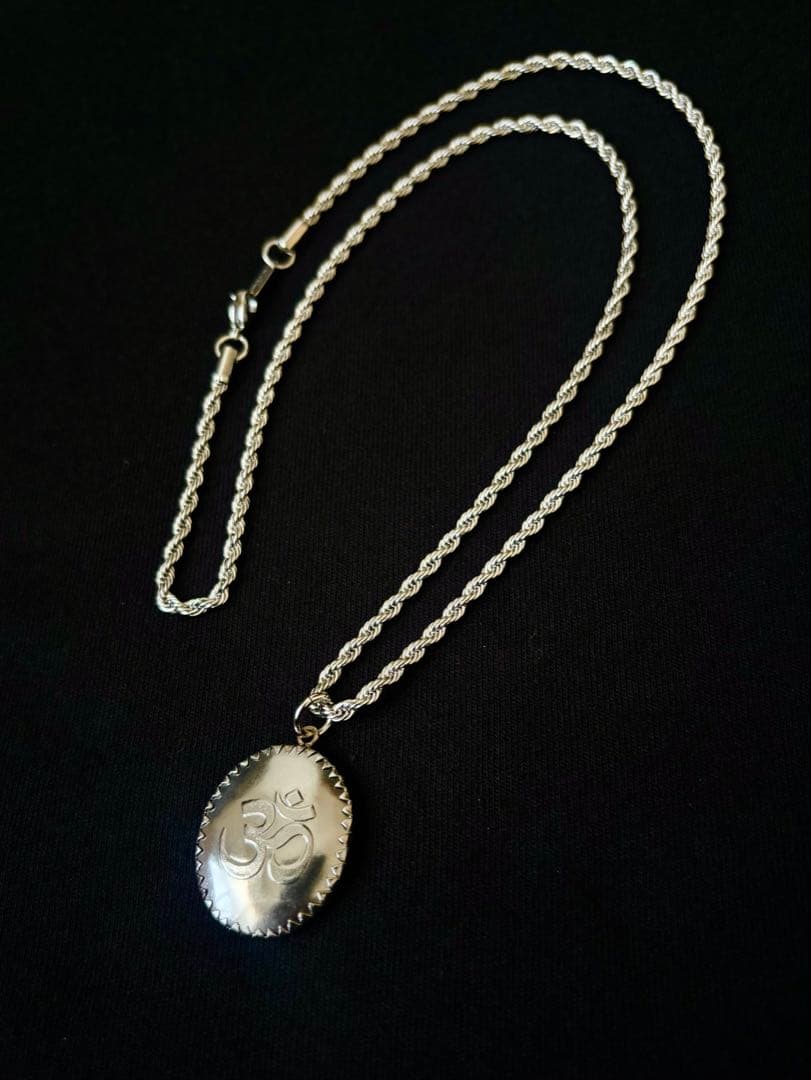 藤井風さん　女神ラクシュミー〈ピンク〉オームペンダント⭐︎おまけつき