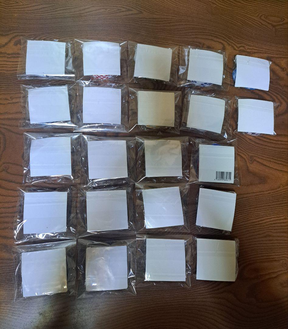 西野カナ ご当地限定ラバーバンド21種類＋西野家限定ラバーバンド1種類 ①