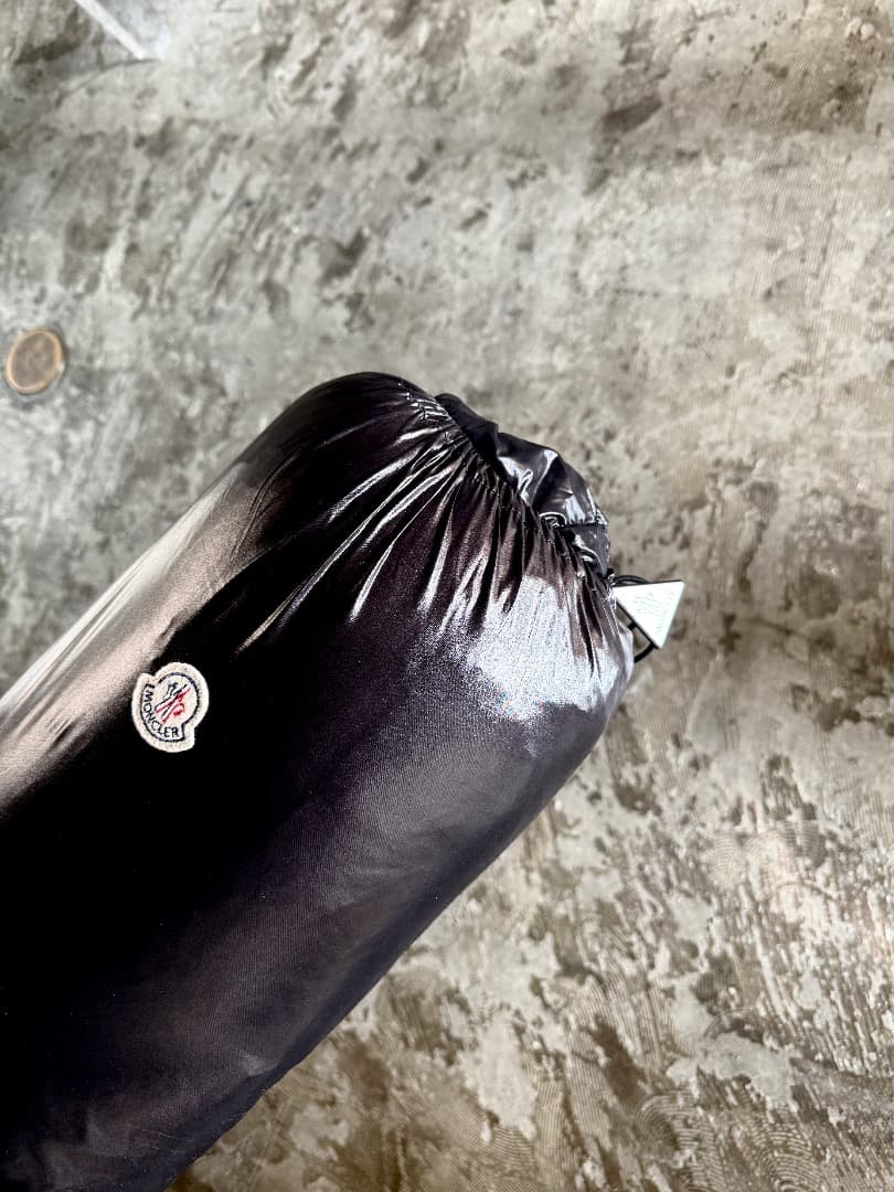 日本未発売 モンクレール ダウン 特大ブランケット Moncler/キャンプ