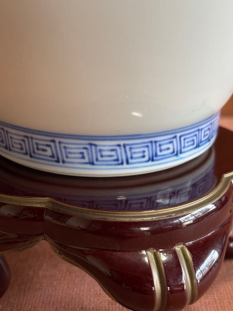 人間国宝重要無形文化財十三代柿右衛門作色絵牡丹唐花剣菱文花瓶