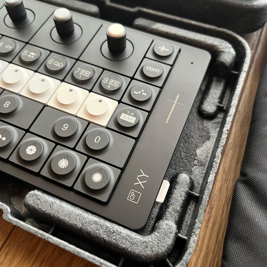 Teenage Engineering op-xy 純正バッグ付属