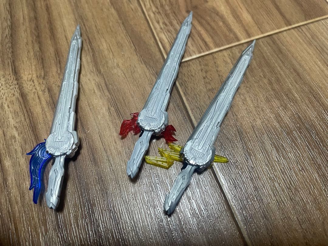 SHフィギュアーツ 仮面ライダーセイバー　ブレイズ　エスパーダ　三剣士セット