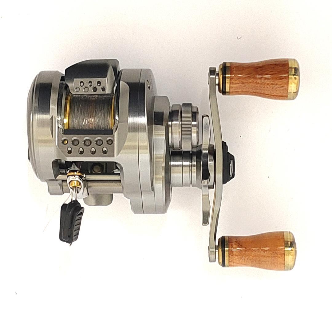 シマノ 23カルカッタコンクエスト BFSXG ハンドルノブ交換 ケース付