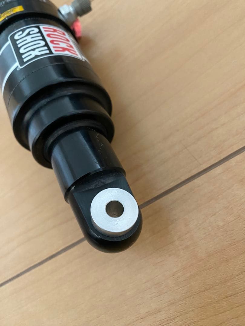 ROCK SHOX リアサスペンション　軸間140㎜