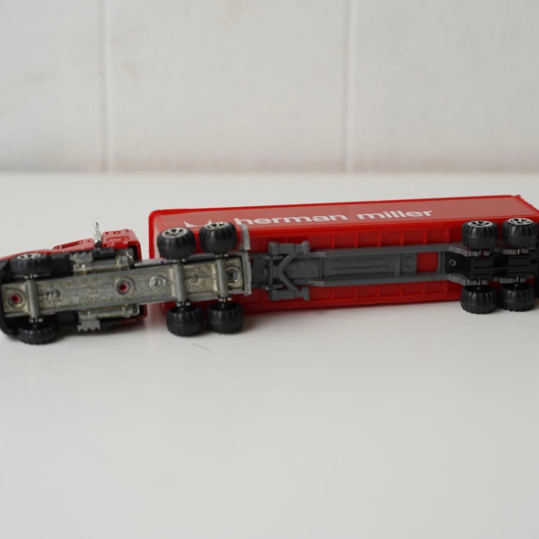 1987 ROAD CHAM社製 herman miller Truck