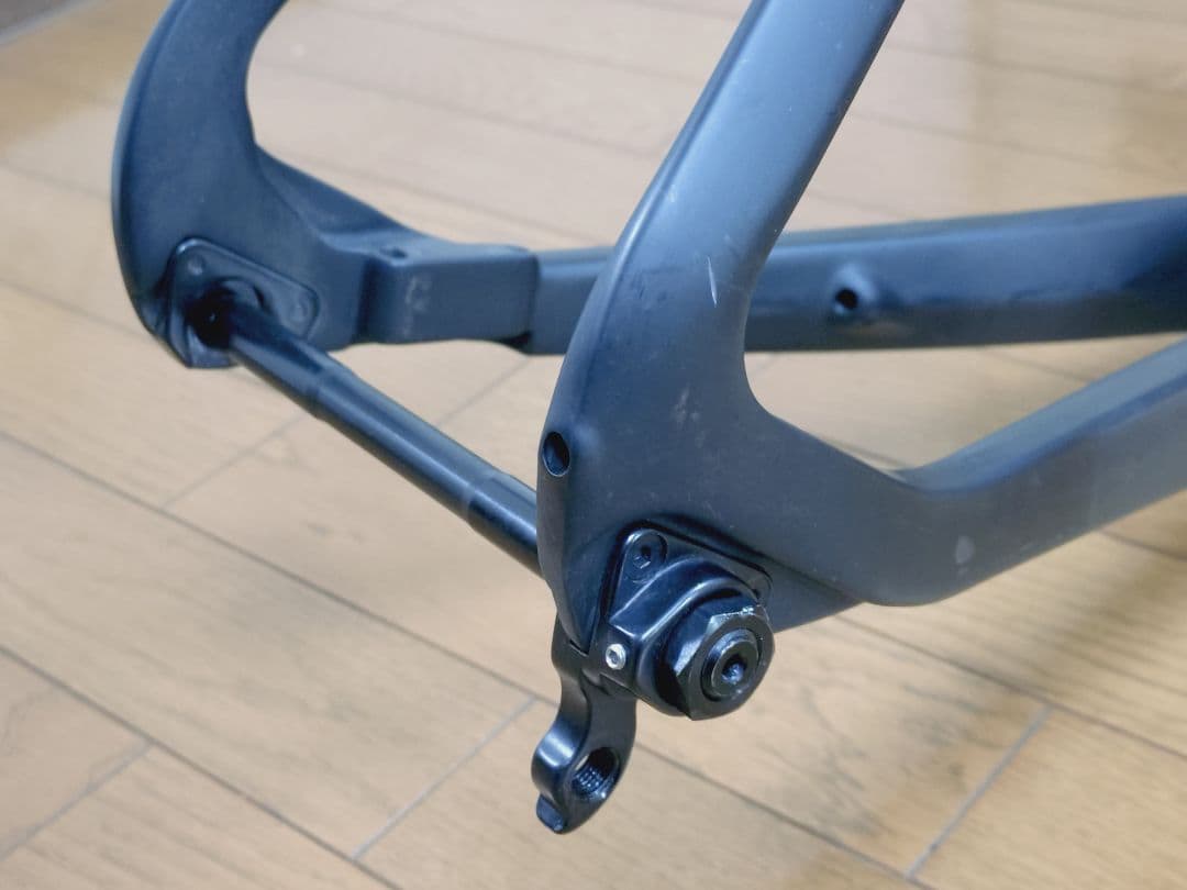 ICAN カーボンフレーム RD01 エアロロード グラベルにも