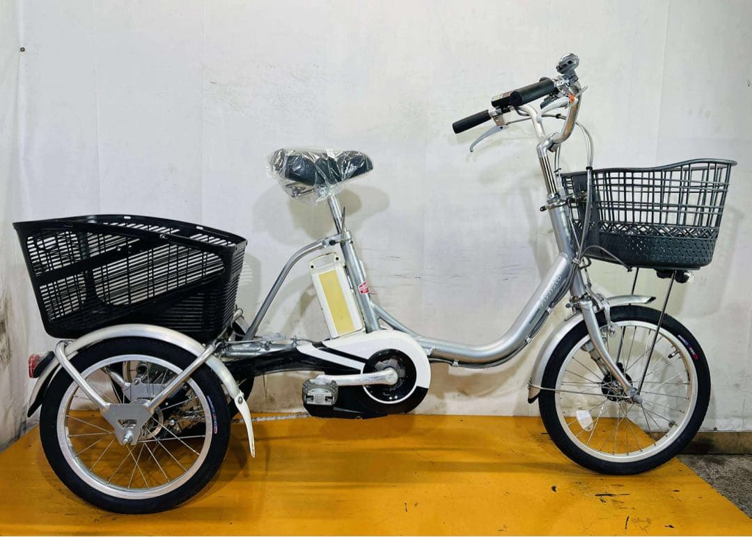 送料無料条件付きBRIDGESTONE 電動アシスト自転車三輪車(18/16型)