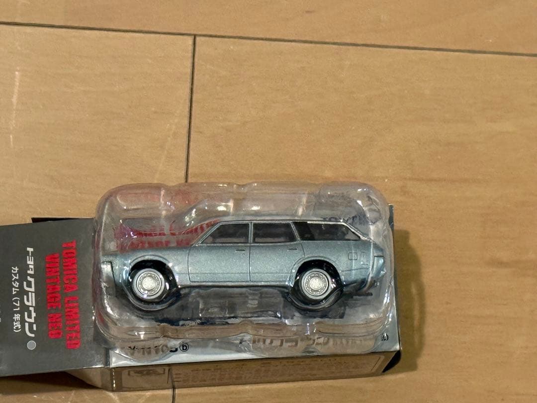 トミカリミテッドヴィンテージNEO トヨタ クラウン カスタム LV-N108