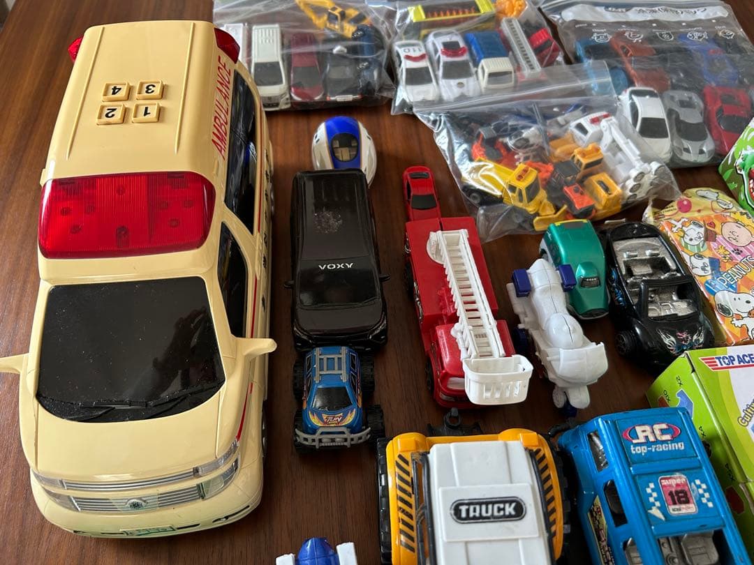 トミカ　大量　おもちゃ　まとめ売り