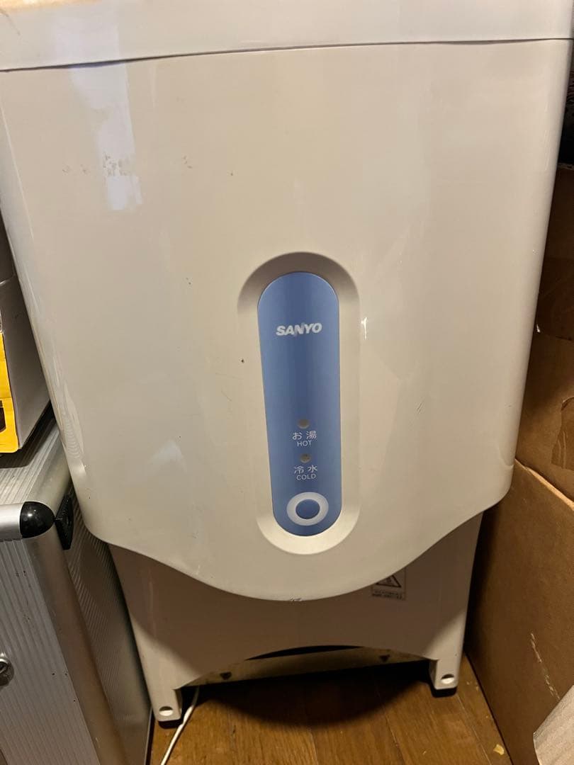 Panasonic ウォータークーラー　卓上ボトル型 SD-B185H