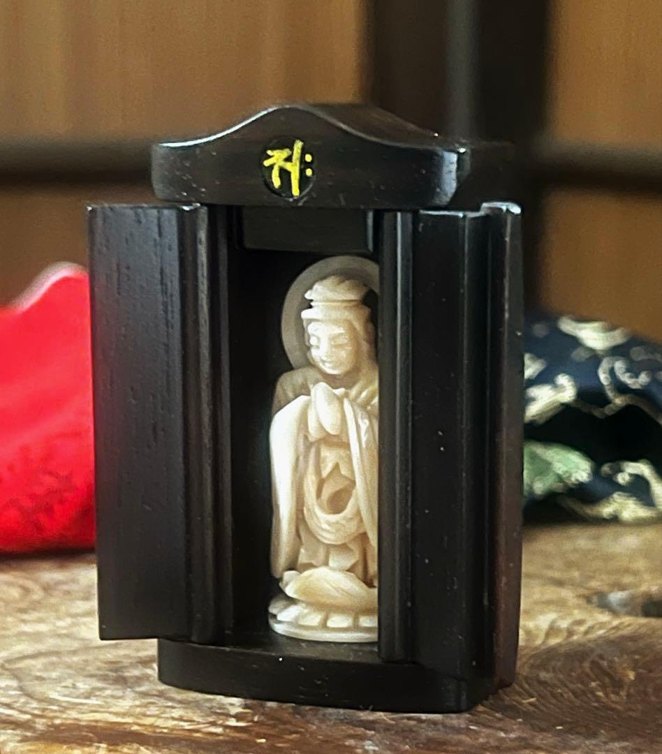 仏教美術 時代 珊瑚 聖観音菩薩像 仏像 川口一光 黒檀 厨子 巾着 布 付き