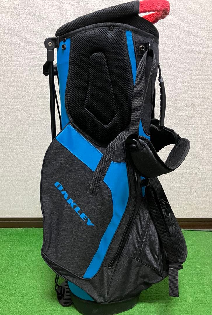 オークリー　スタンド式キャディバッグ