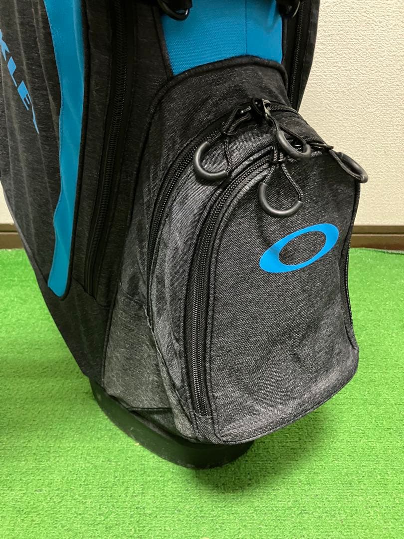 オークリー　スタンド式キャディバッグ