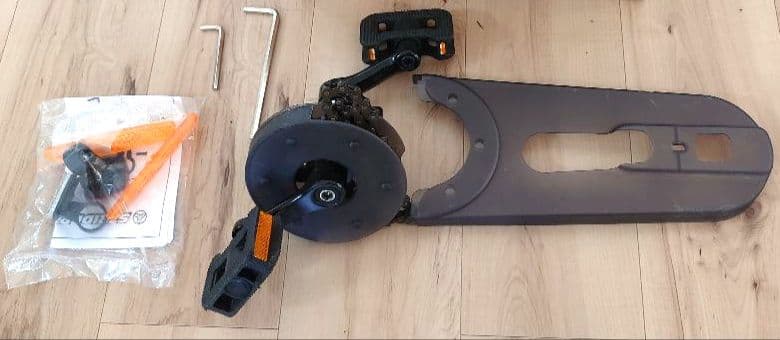 STRIDER ストライダー 14x ライムイエロー　スタンド付き