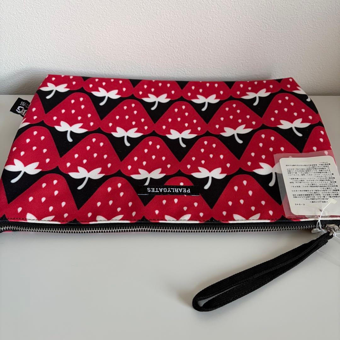 【新品未使用】PEARLY GATES イチゴ柄クラッチバッグ