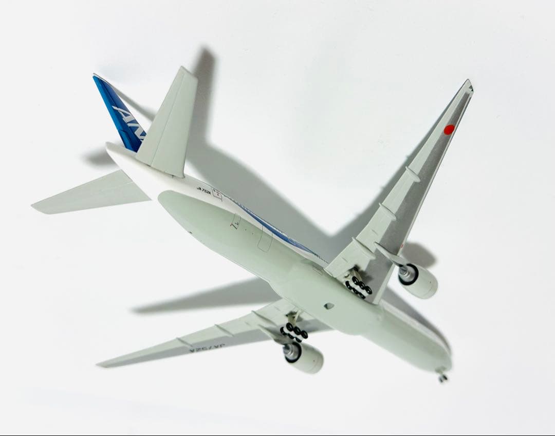 全日空商事 1/400 777-300 ANA特別塗装
