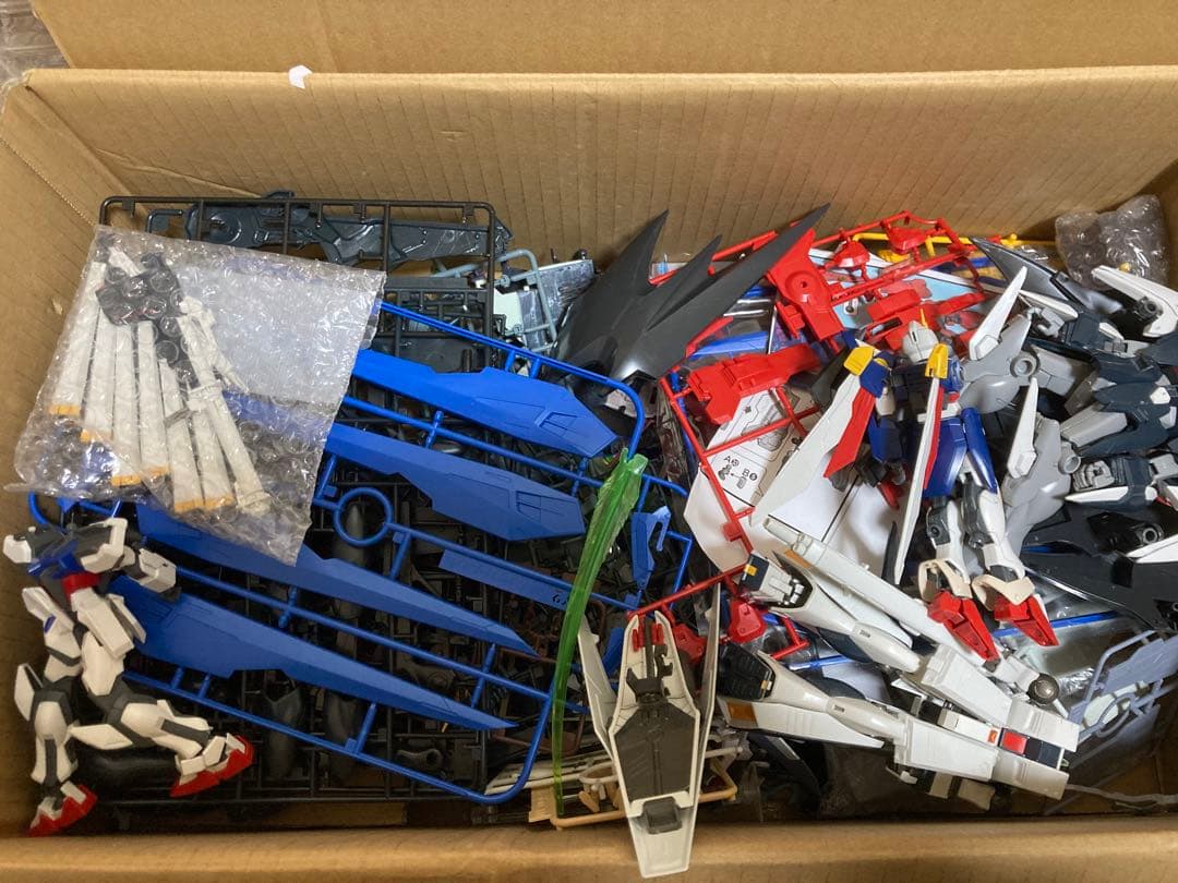 ガンプラ　hg mg rg など　ジャンクパーツ大量まとめ売り