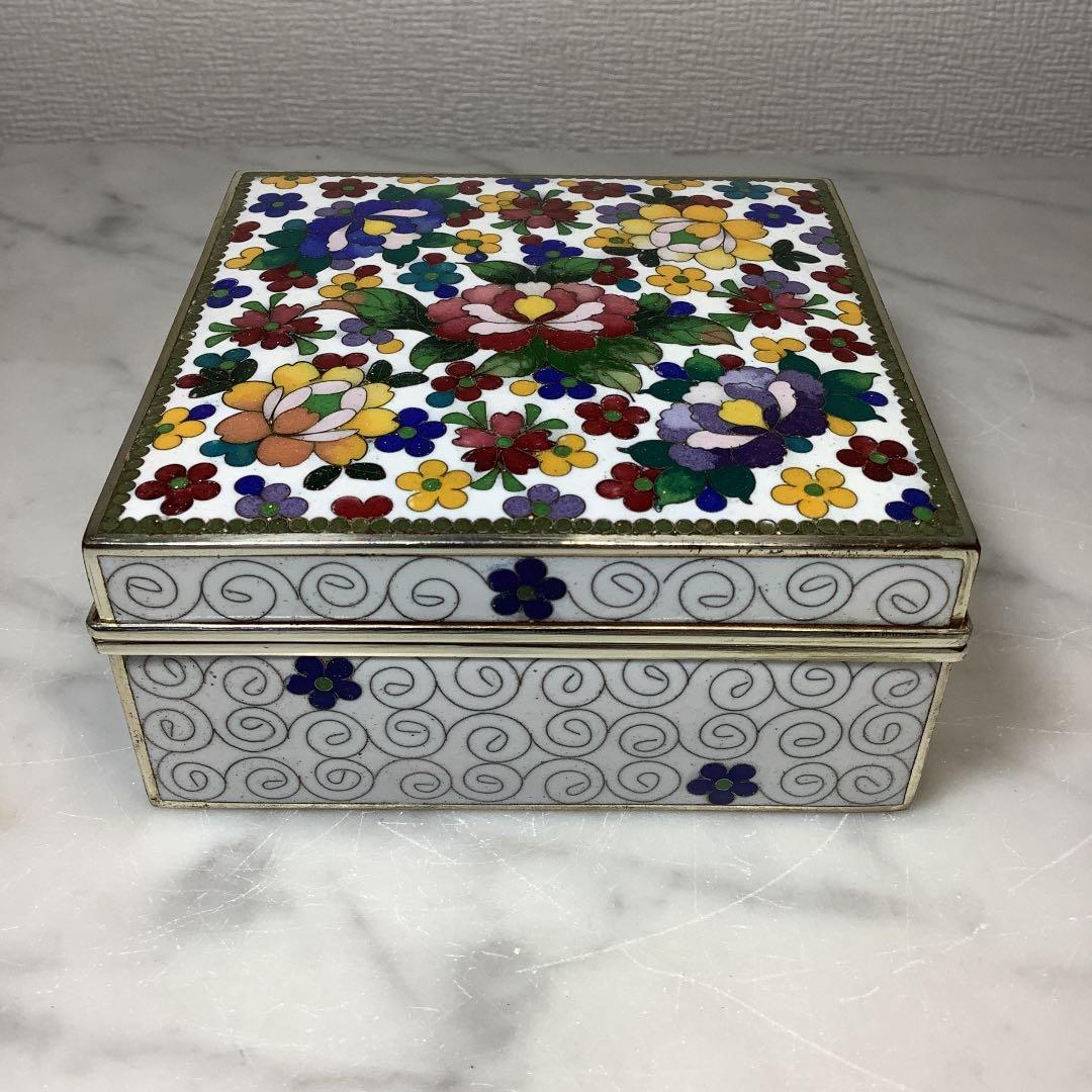 値下げ　七宝焼焼き　宝石箱　白花詰　正方形　桐箱入