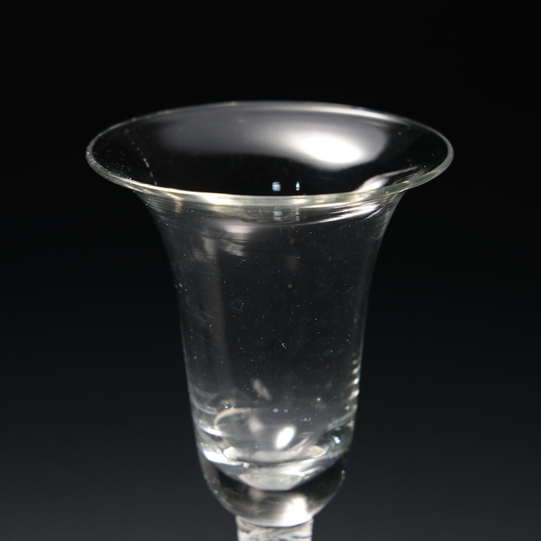 アンティークグラス　オペーク（乳白色）ツイストステム　ゴブレット　R1541ダI