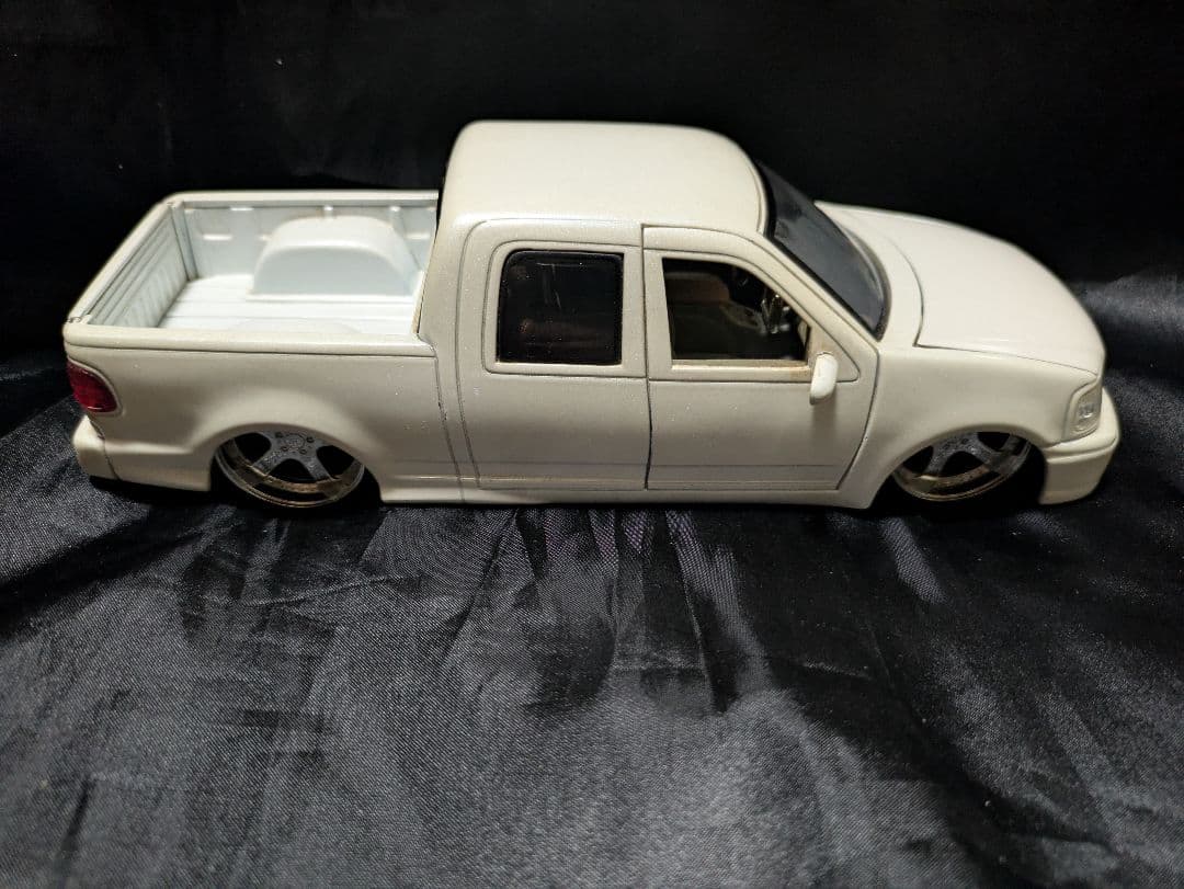 jada 2003 フォード F-150 スーパークルー 1/24