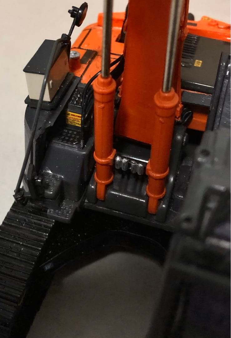 日立建機ZAXIS225USRLC-3 油圧ショベル1/50