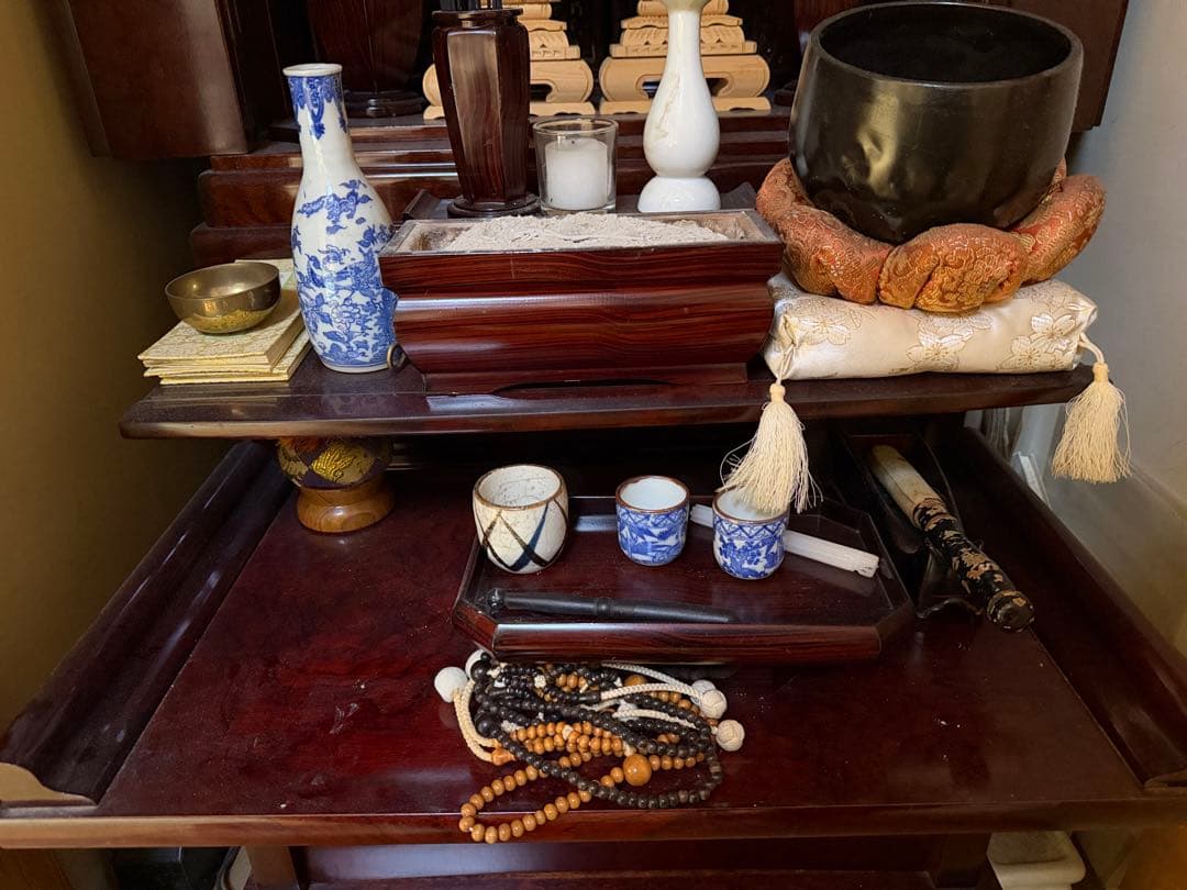 90万円前後？総無垢シタン？巨大家具調仏壇 最高級 中古品最終赤字大処分　創価