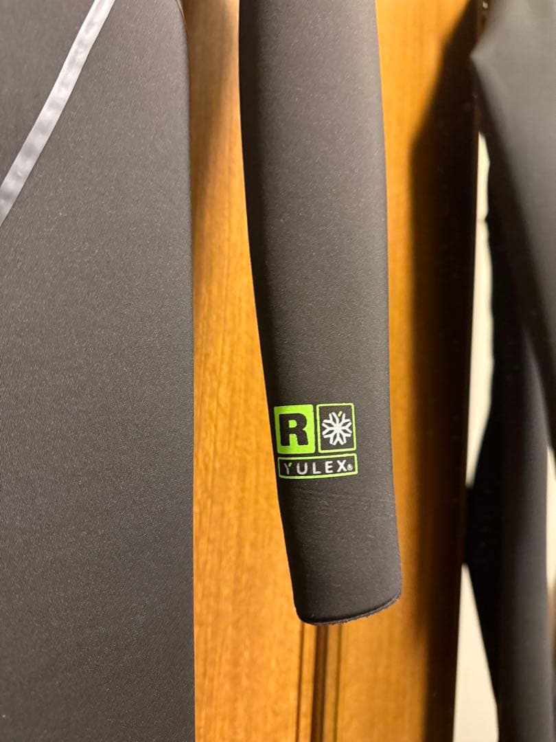 パタゴニアのウェットスーツフルスーツ　長袖・長ズボン