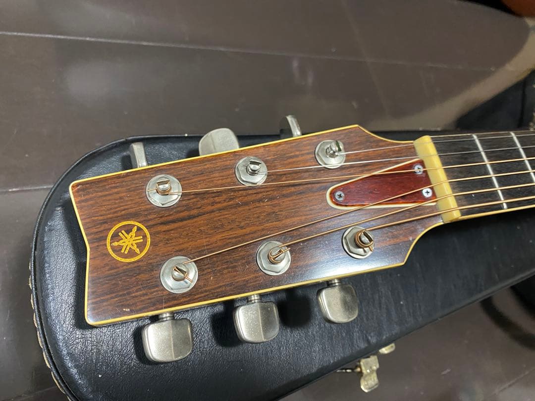 アコースティックギター　YAMAHA