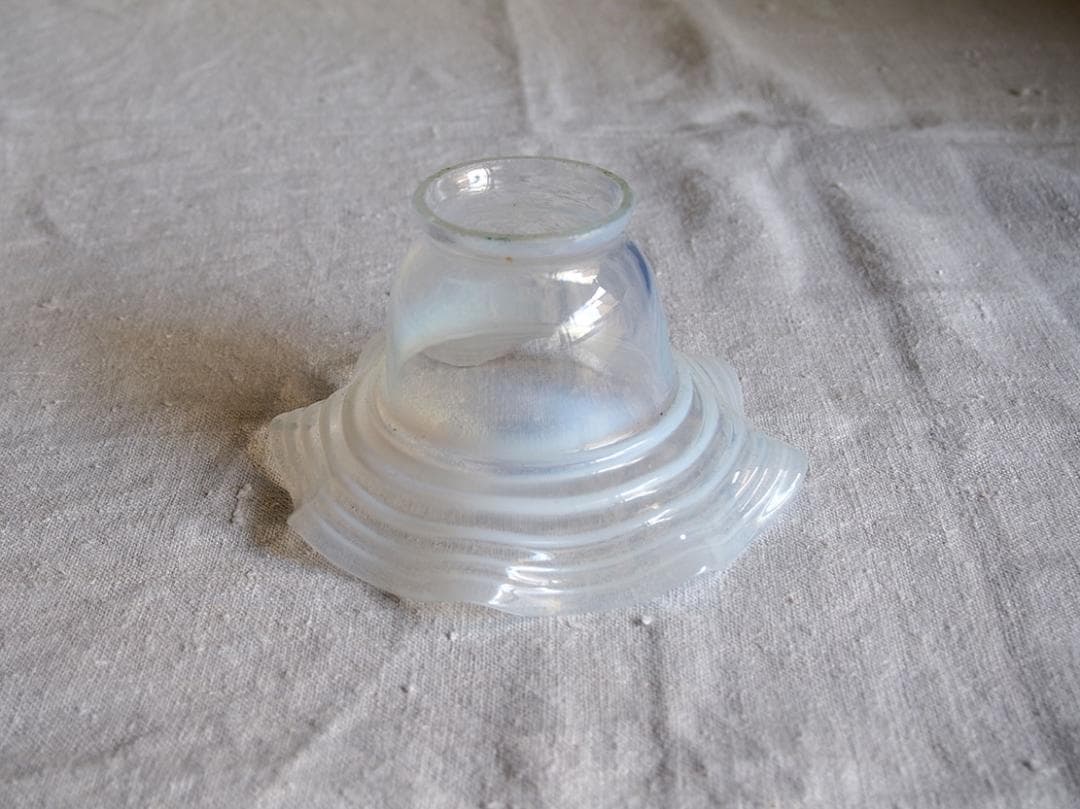 オパールガラス フリルガラス ランプシェード 大正ロマンオパールセント/K352