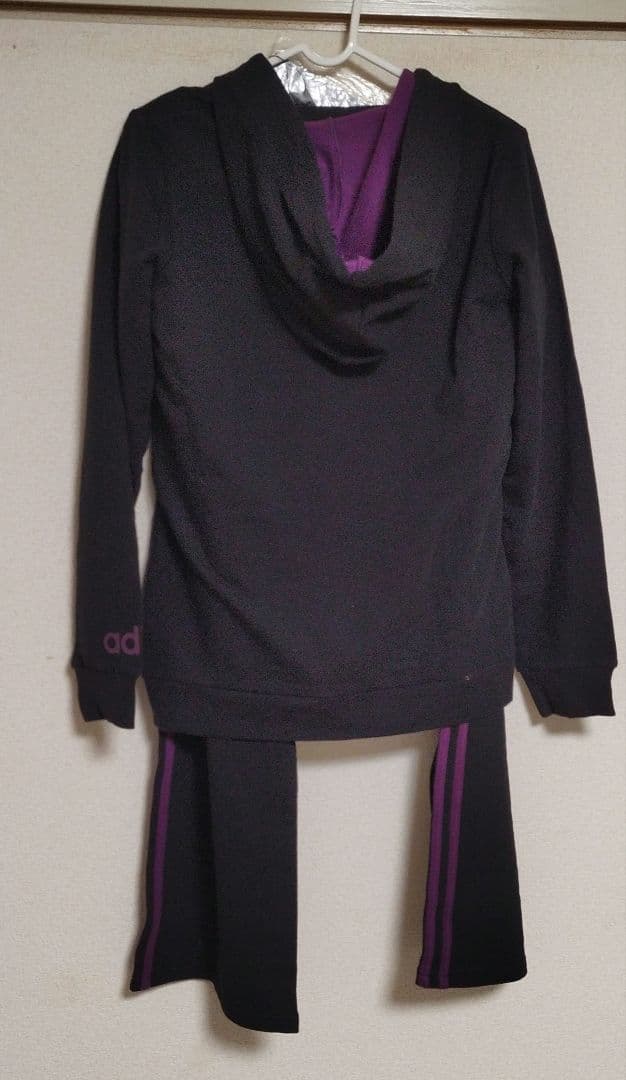 adidas Ｍジャージ 新品　上下 セットアップ 黒、紫　Lサイズの Tシャツ