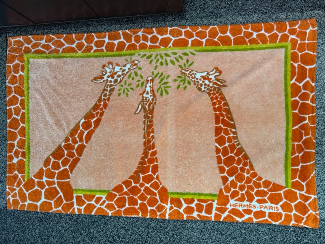 HERMES キリンデザイン ビーチタオル
