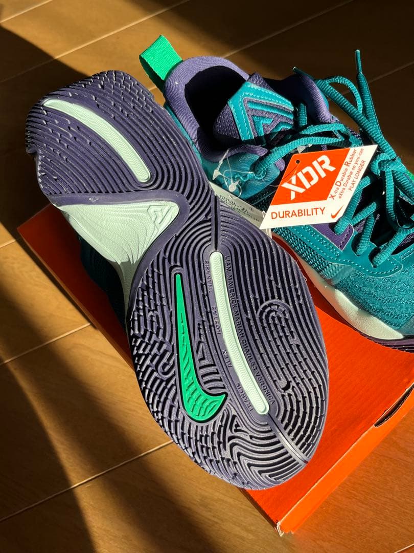 NIKEバスケットシューズ ヤニス イモ―タリティ 3 DZ7534-301