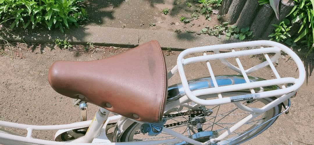 ホワイトシティサイクル 前面バスケット付き 女の子　20インチ