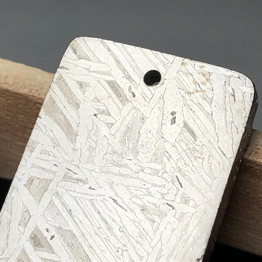 隕石 鉄隕石　アルタイ隕石　ペンダントトップ　ナチュラル　原石　重さ約42g