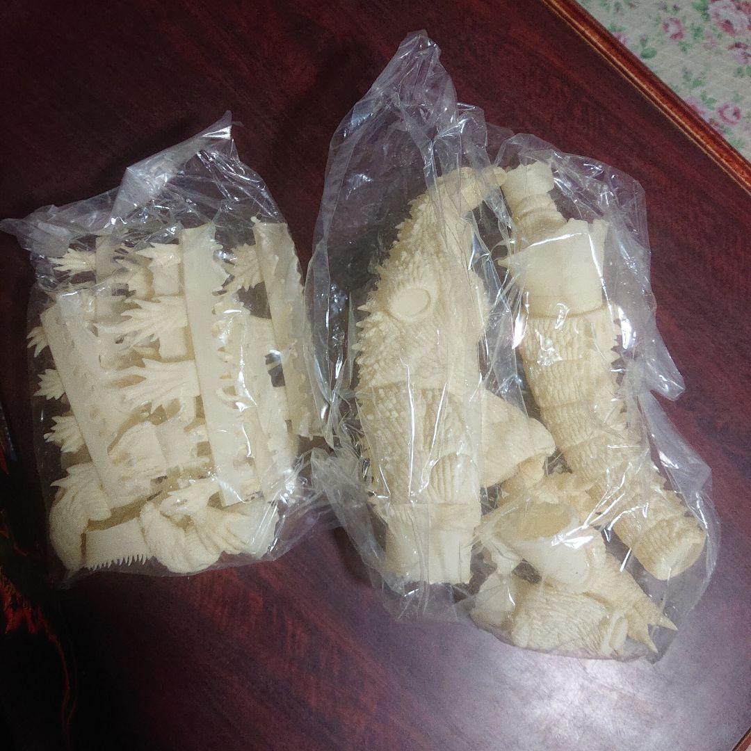 ゴジラ2000ミレニアム/ガレージキット/蓄光版