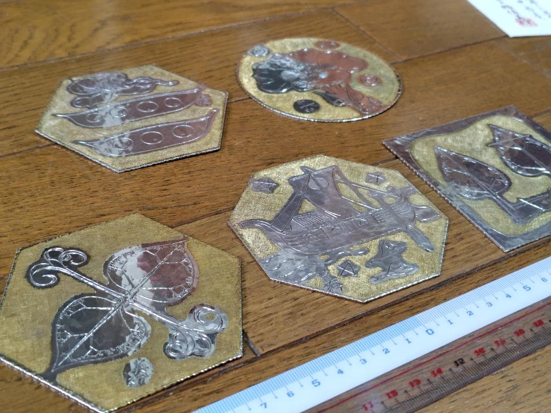 帖佐美行　 彫金　コースター　結ぶ心　 共箱