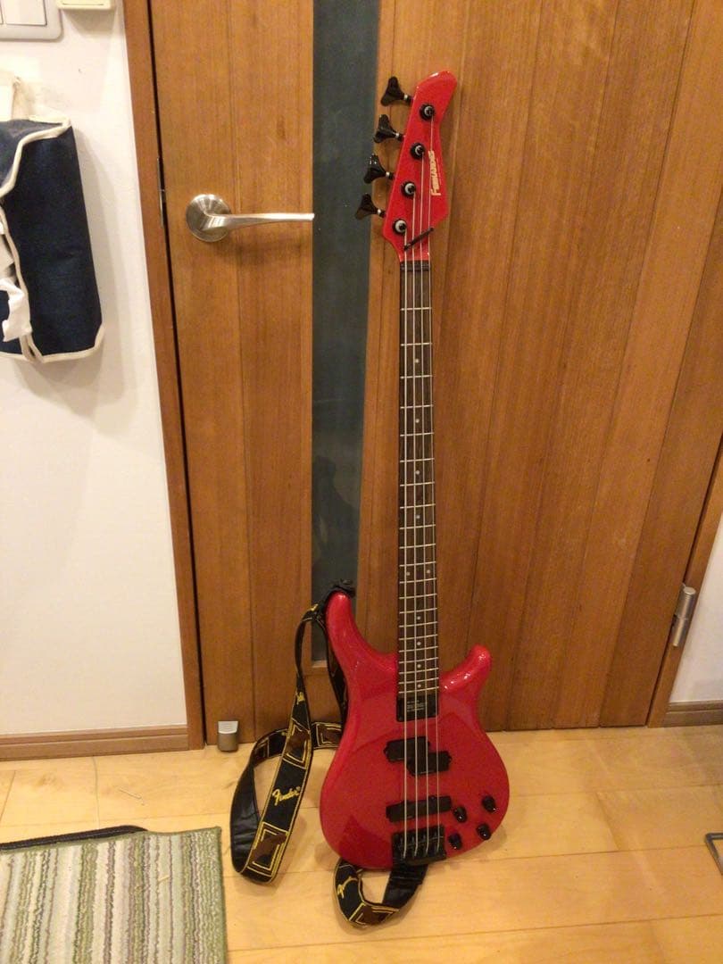 エレキベース　Fernandes FRB-65