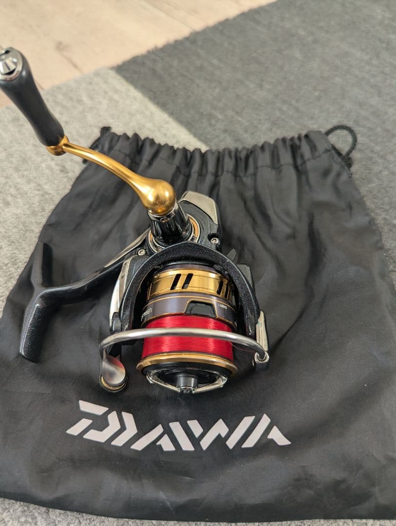 DAIWA 18レガリス2000S リール＆バッグ＆ジグヘッド