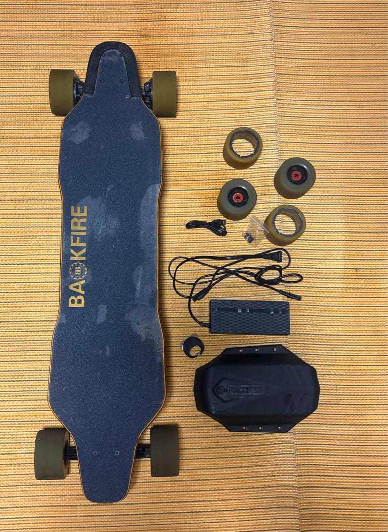 BackFire電動スケートボード