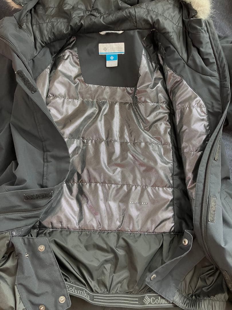 シーズンまで値下げ Columbia スノーボードウェア 黒 レディースLサイズ