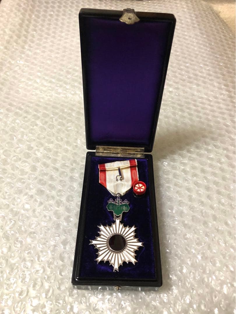 勲六等単光旭日章 旧字共箱 略綬付 襟章 記章 旧日本軍 大日本帝国 陸軍 海軍