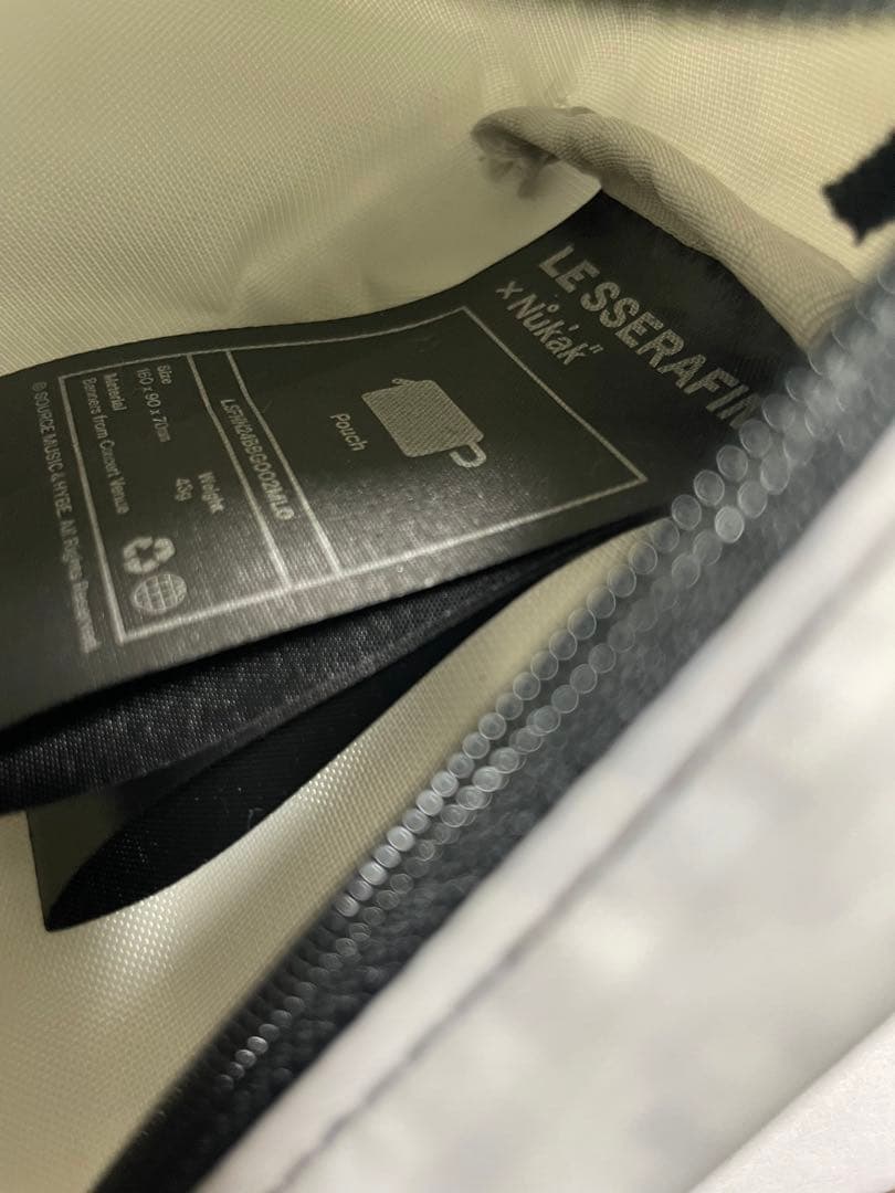 【希少】　ルセラフィム　nukak コラボ　ポーチ　FEARNADA垂れ幕