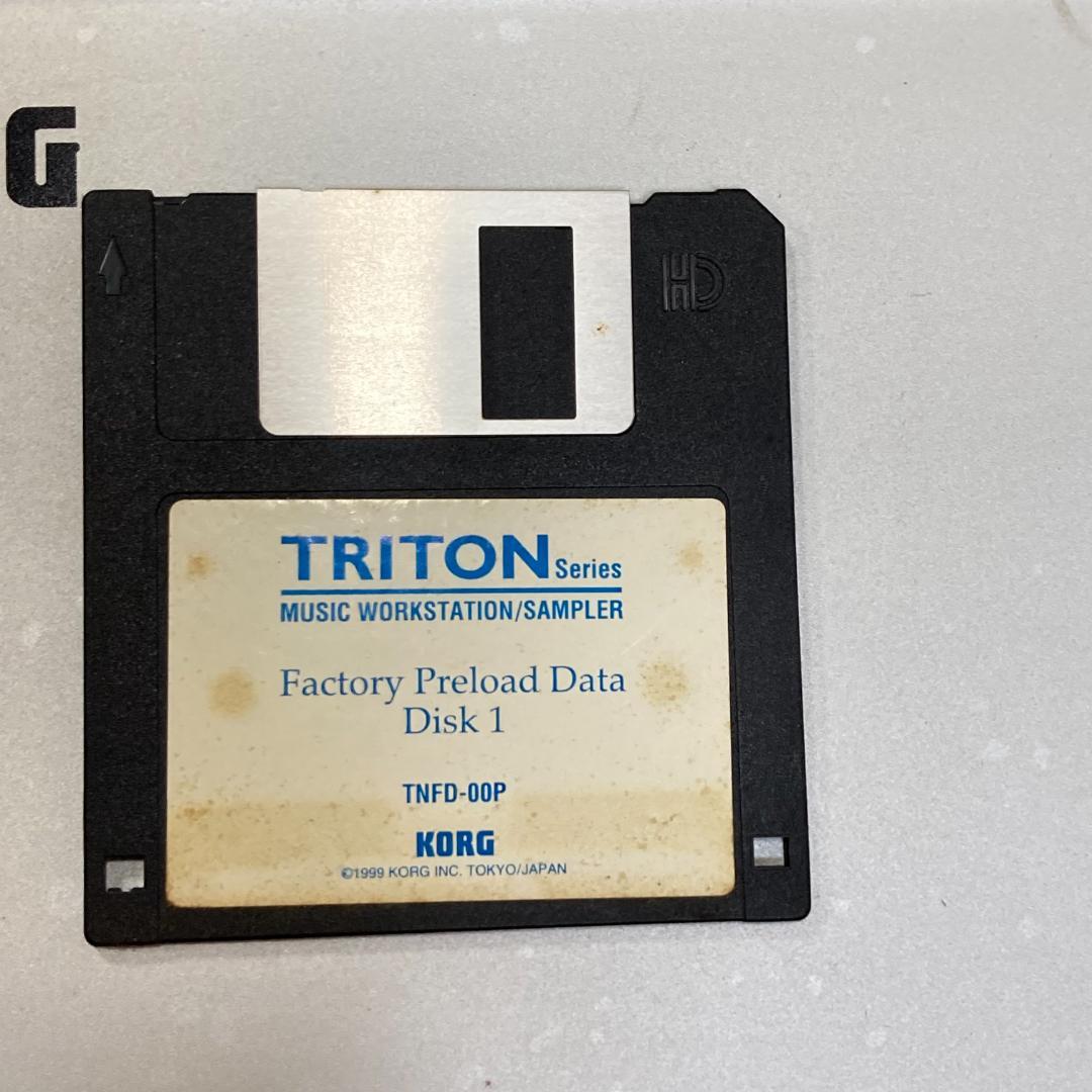 KORG TRITON PRO シンセサイザー コルグ