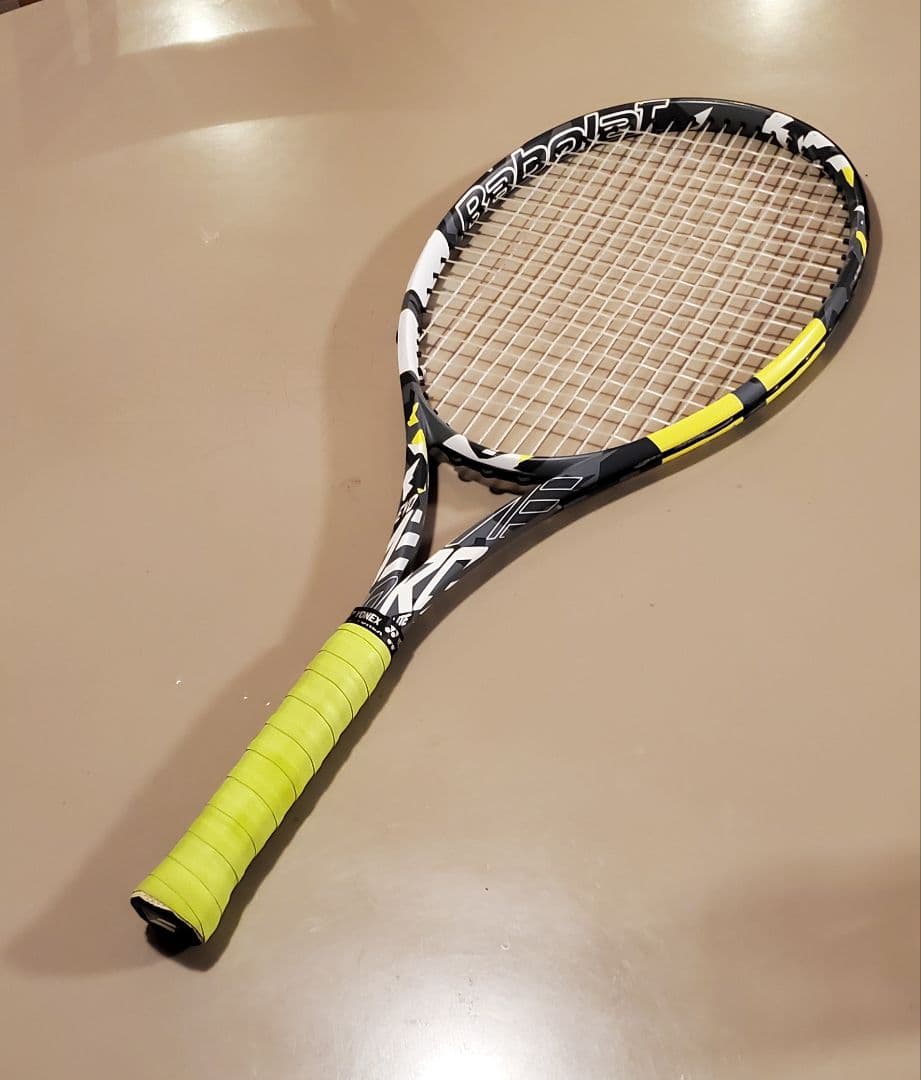 ゆ*う様 新春お年玉出品◆美品◆人気バボラ エヴォアエロ ライト G2 硬式テニ