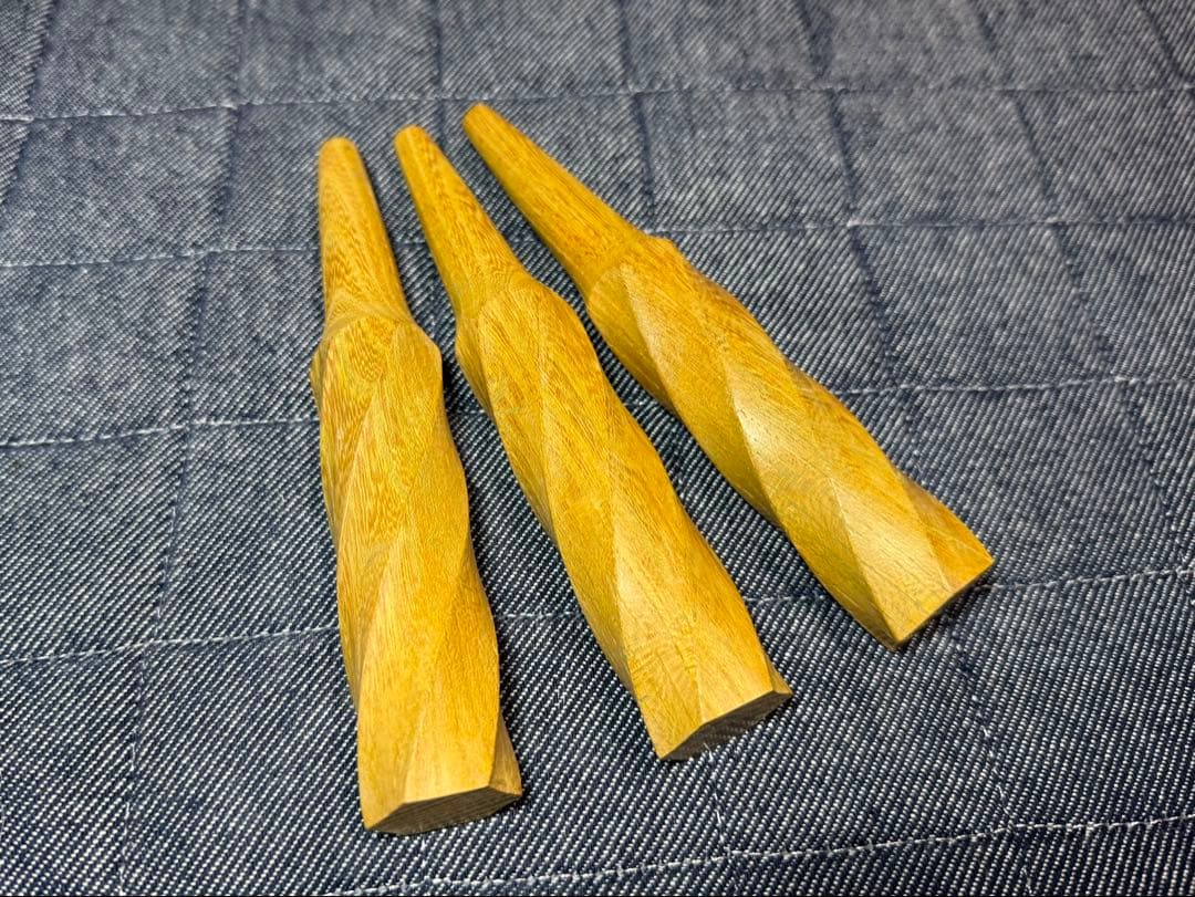 【特注】津軽三味線 糸巻き 本欅無垢一本造 （青森県産材） 糸巻