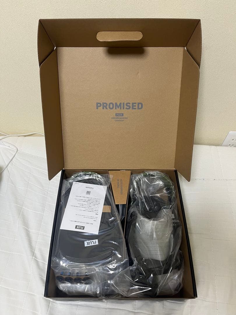 新品未使用品　FLUXビンディング　今期モデル　　F26CVMM Mサイズ