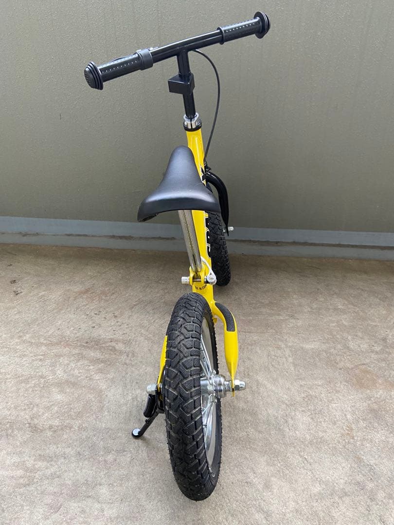 【送料込•中古】ブレーキ付きキッズバイクスパーキーSPARKYとヘルメットセット