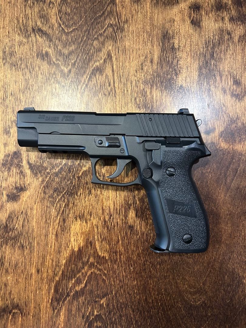 東京マルイ 美品SIG SAUER P226 RAIL シグザウエルレイル