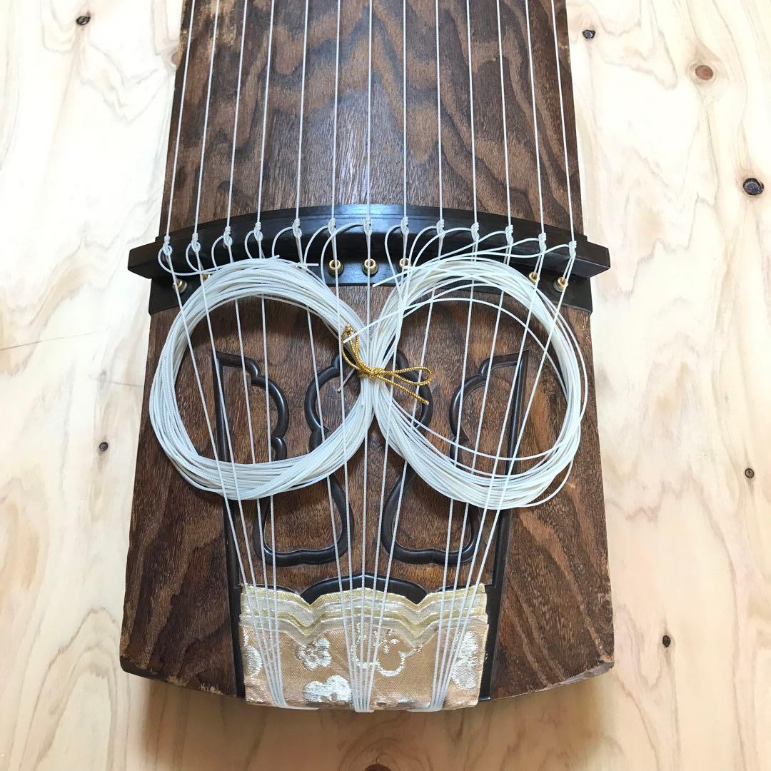 お琴　13弦　くり甲　綾杉彫　玉縁