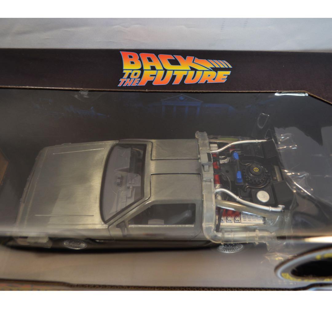 バックトゥーザフューチャー　デロリアン　ミニカー　フィギュア　新品